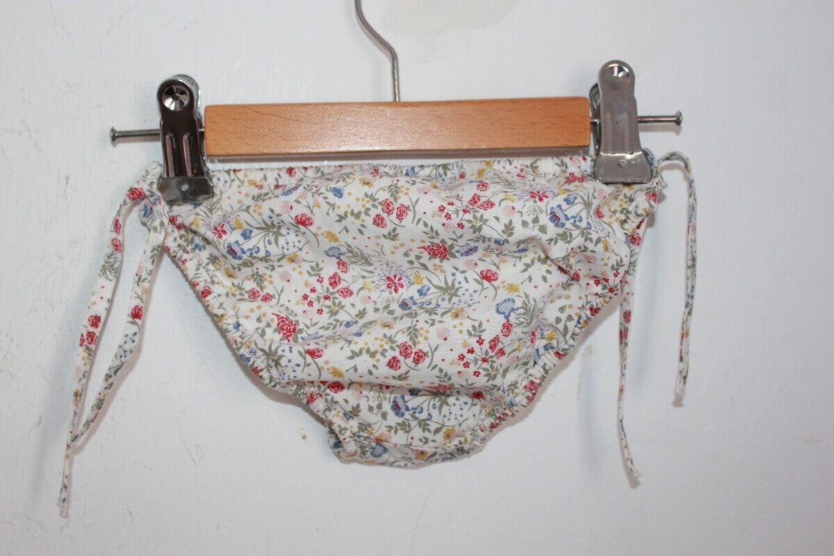 tweedehands katoenen gebloemd bikinibroekje in multicolour van jacadi in maat 80 voor een baby meisje