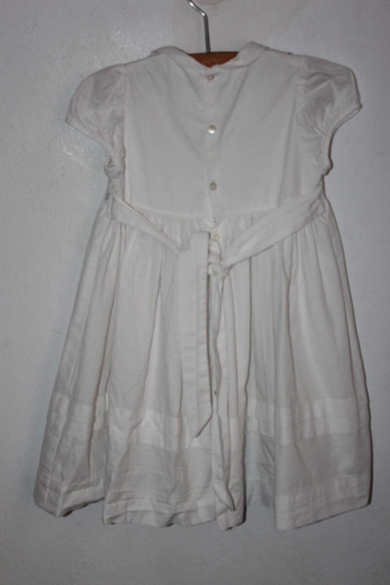 preloved katoenen witte zomerse gesmockte jurk met beige details en korte mouwen in maat 86 voor een meisje van jacadi