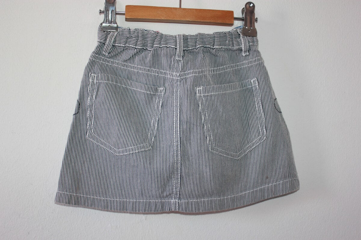 tweedehands-donkerblauw-wit-gestreepte-rok-maat-110-cfk-meisje