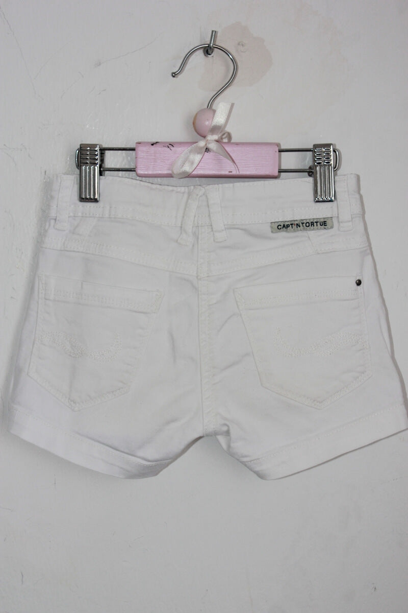 tweedehands zomerse witte short in maat 116 voor een meisje van captain tortue
