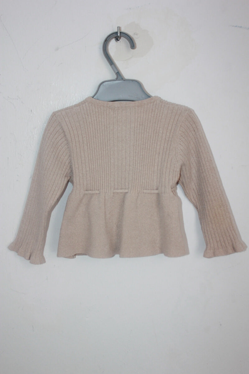 tweedehands beige vest in maat 68 voor een baby meisje van cyrillus