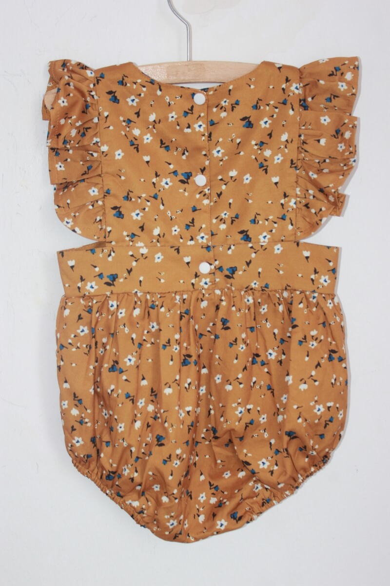 tweedehands katoenen korte liberty jumpsuit met volants in mosterdgeel, ecru en blauw in maat 68 voor een baby meisje