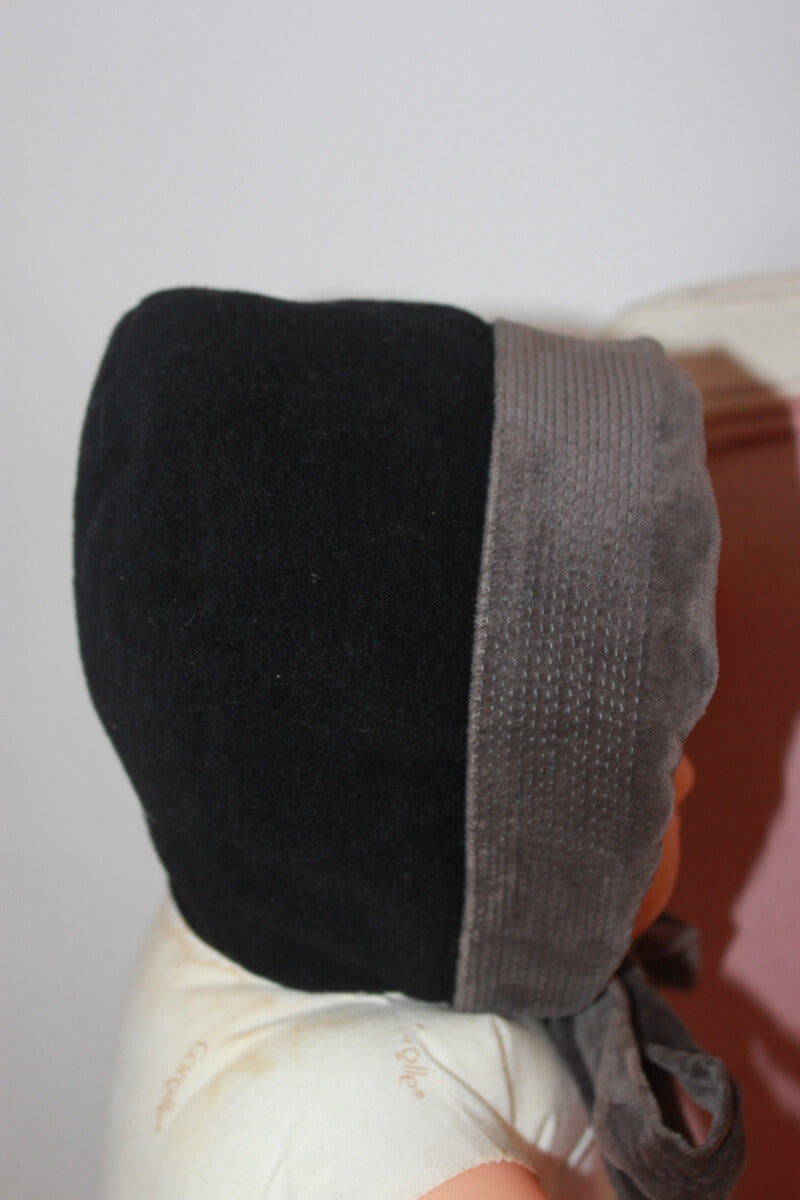 tweedehands zwart met grijze muts in maat 62-68 van pamela voor een baby meisje