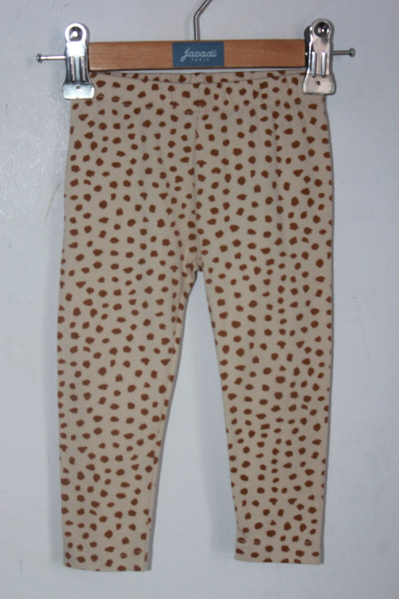 tweedehands beige zomers setje met bruine vlekjes in maat 6-12 maanden voor een baby meisje van rylee + cru