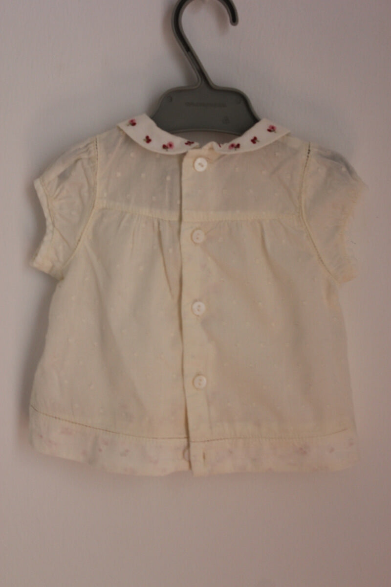preloved katoenen creme blouse met korte mouwen in maat 62 voor een baby meisje van sergent major