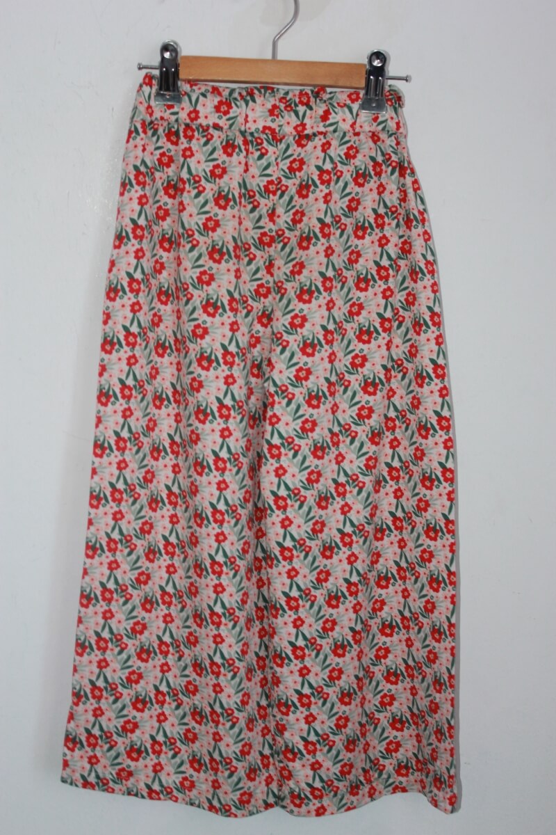 tweedehands zomerse gebloemde lange broek in multicolour maat 116 voor een meisje van tao