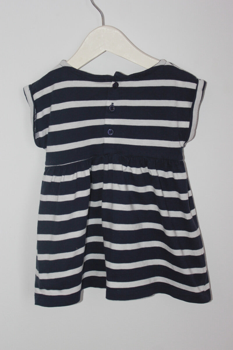 donkerblauw en wit gestreepte zomerse jurk met korte mouwen van tex in maat 74
