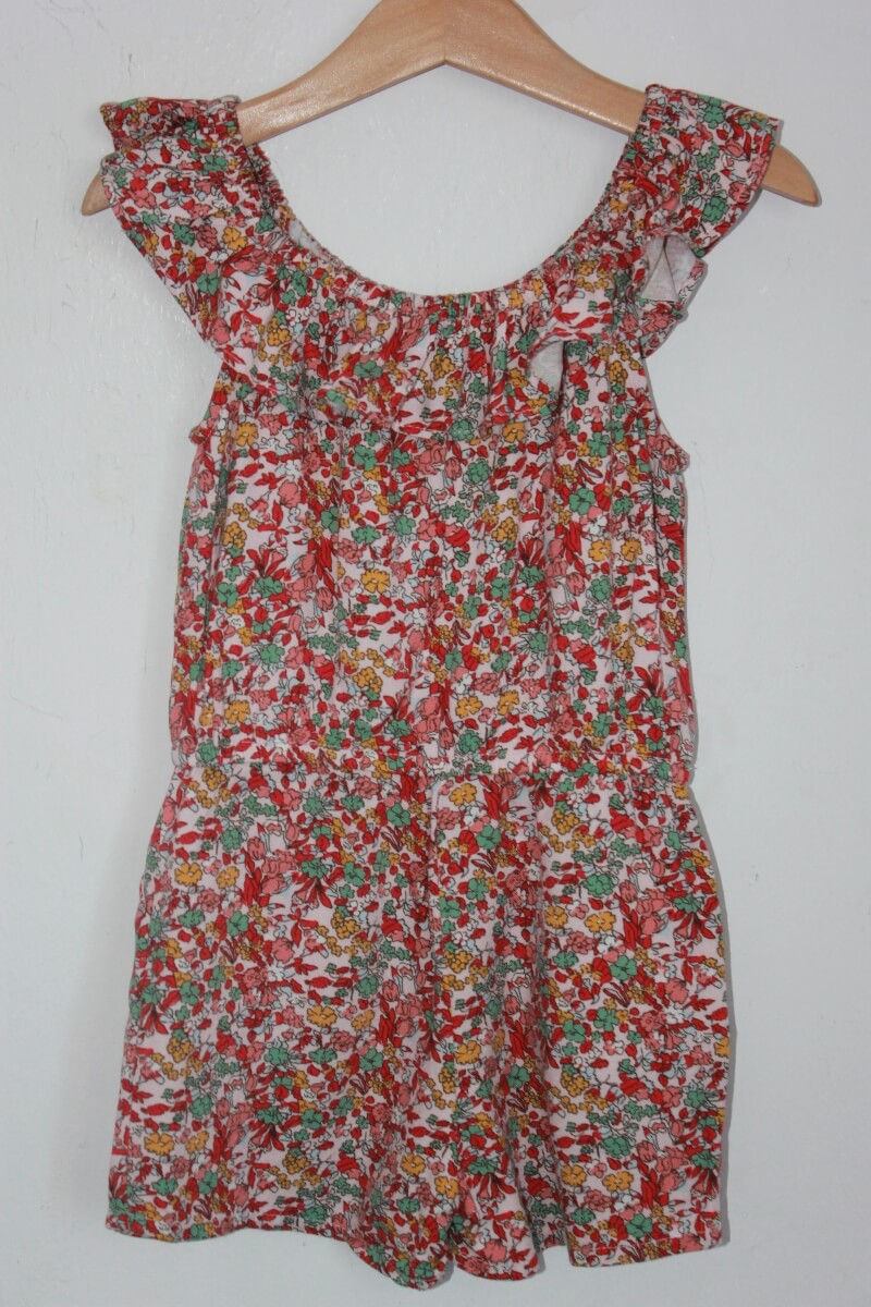 tweedehands gebloemde zomerse jumpsuit in multicolour met volant, maat 110 van vert baudet