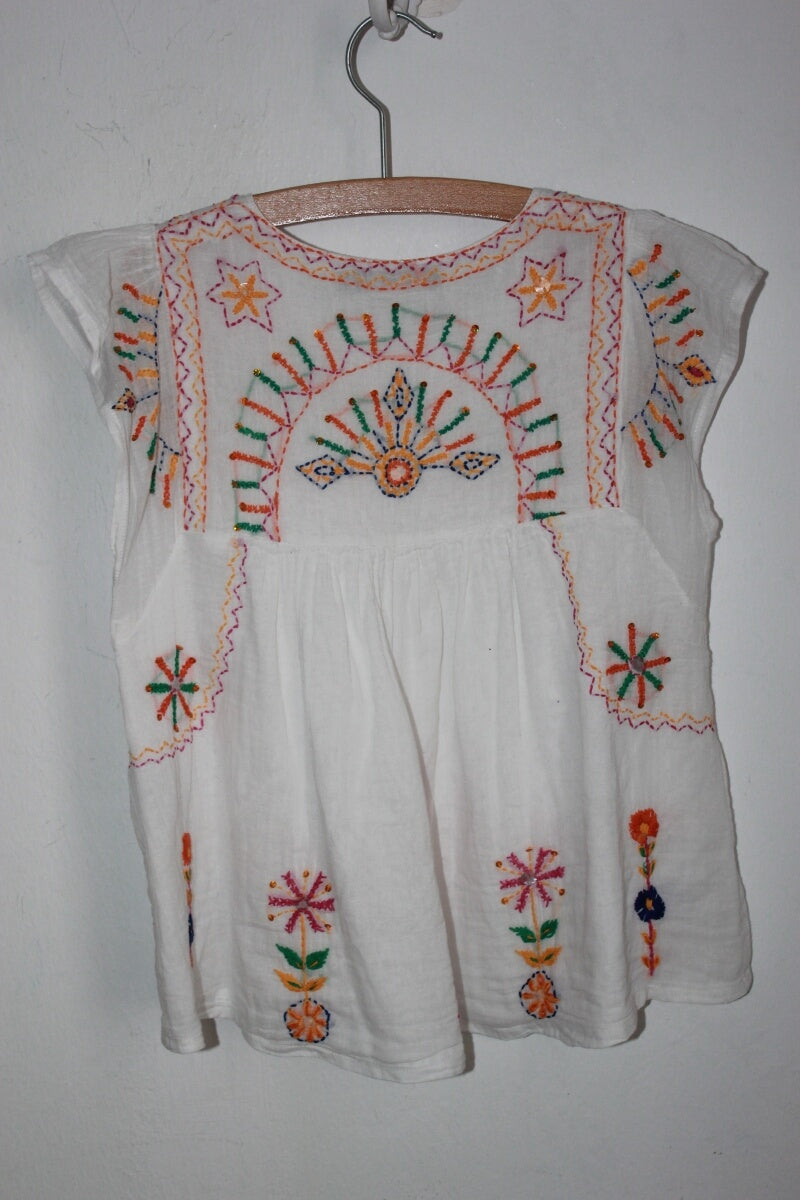 tweedehands-geborduurde-blouse-korte-mouwen-maat-128-meisje-antik-batik