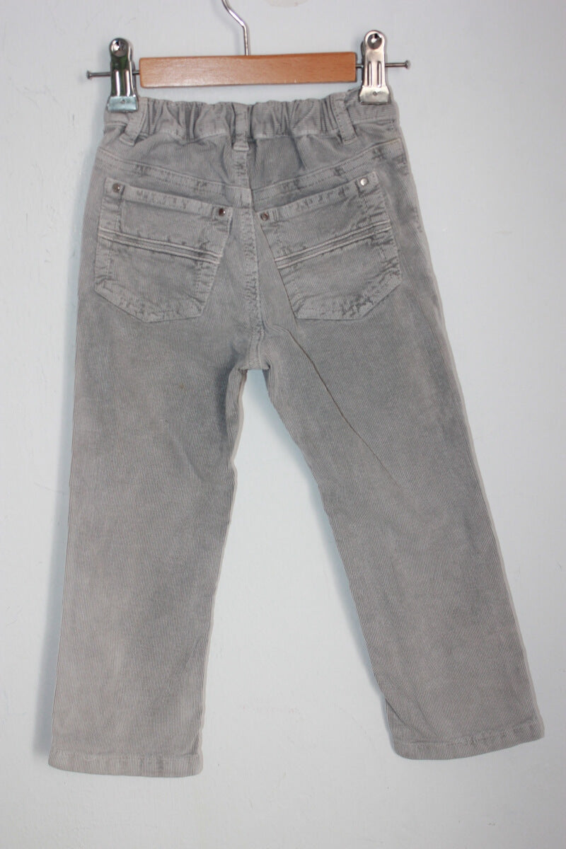 tweedehands-lichtgrijze-corduroy-broek-maat-110-il-gufo