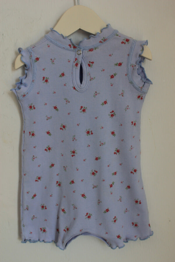 tweedehands-lichtblauw-gebloemd-mouwloos-kort-pakje-maat-62-petit-bateau