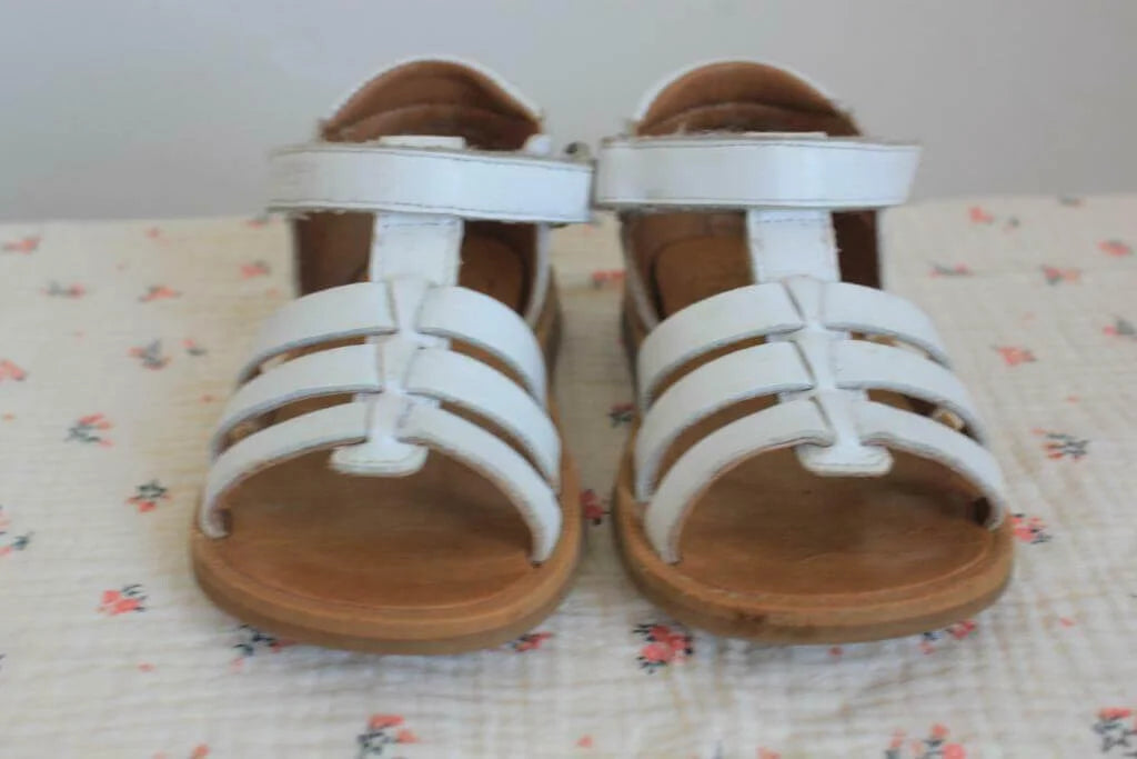 tweedehands-witte-leren-sandalen-maat-23-meisje-pom-d-api