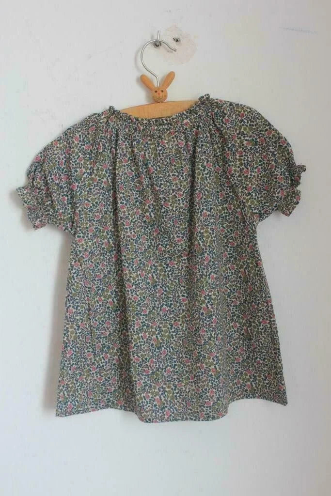 tweedehands zomerse liberty blouse in multicolour met korte mouwen, maat 98-104 voor een meisje van emile et ida