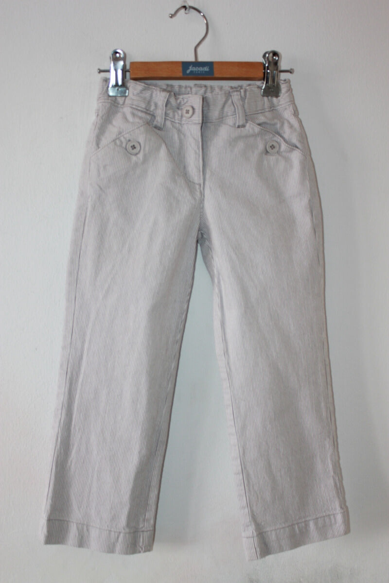 tweedehands unisex katoenen grijs met wit gestreepte lange broek in maat 104 van jacadi