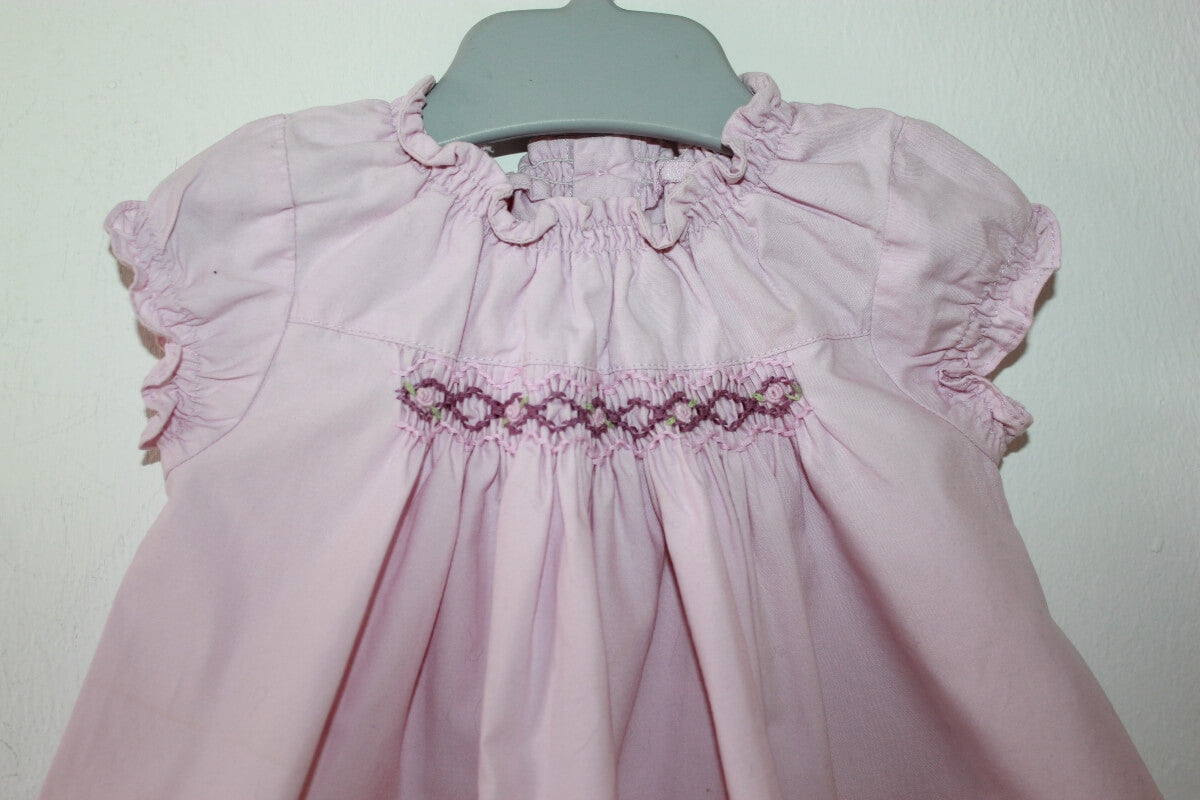 tweedehands roze gesmockte katoenen blouse met korte mouwen in maat 56 voor een baby meisje van jacadi