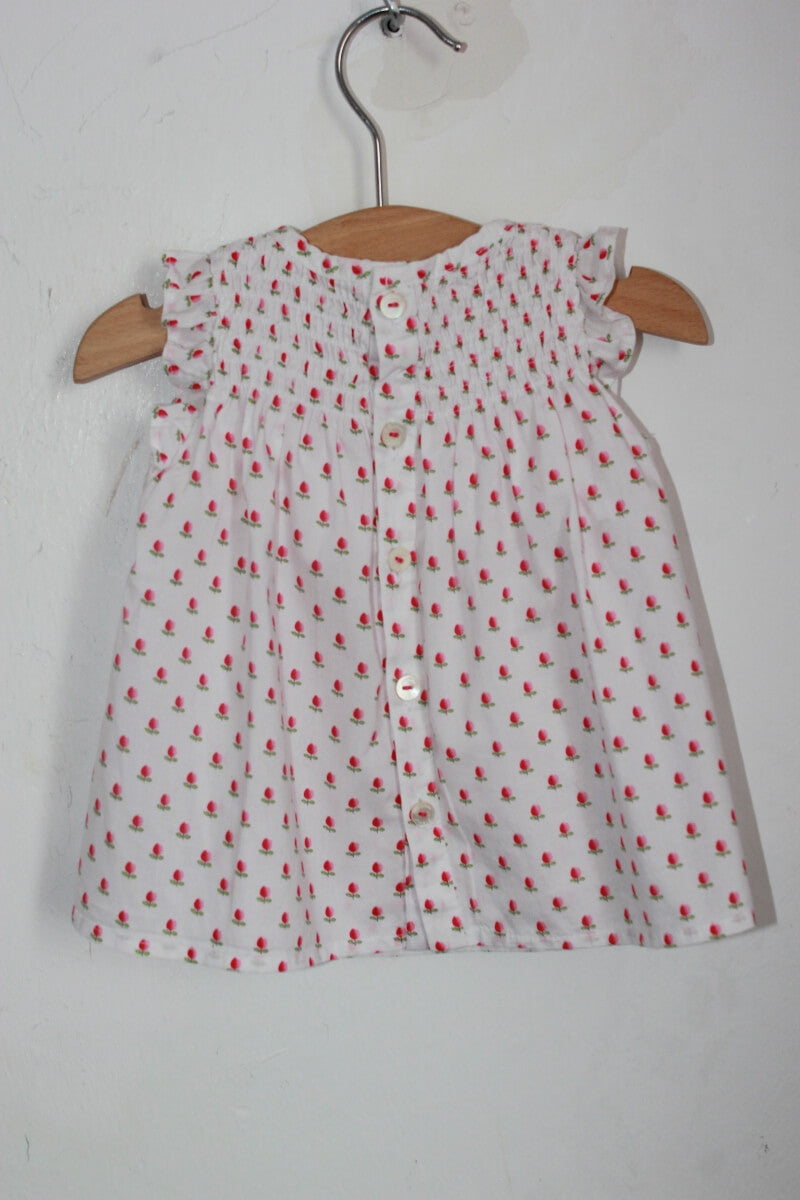 tweedehands mouwloos roze en wit zomers gebloemd setje van Jacadi in maat 68 voor een baby meisje