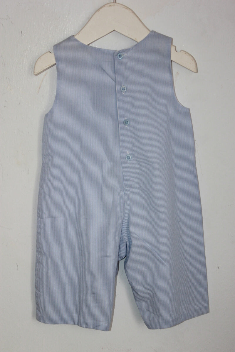 tweedehands katoenen zomerse mouwloze lichtblauw met wit gestreepte jumpsuit in maat 56 voor een baby jongen van Jacadi