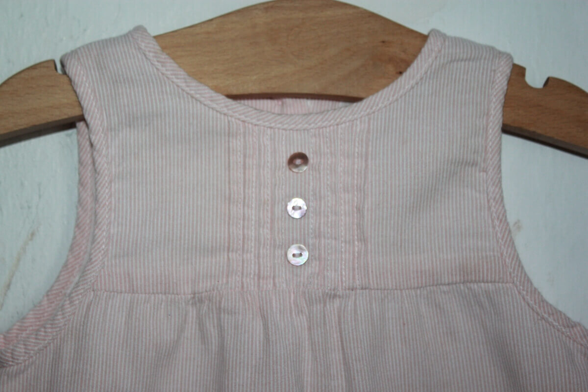 tweedehands katoenen zomerse roze en wit gestreepte mouwloze jurk in maat 68 van cyrillus