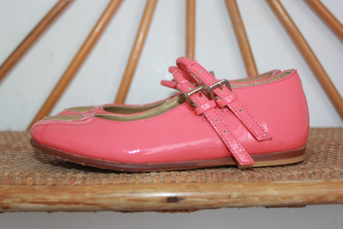 tweedehands roze schoenen met gouden hartjes in maat 25 van bonpoint