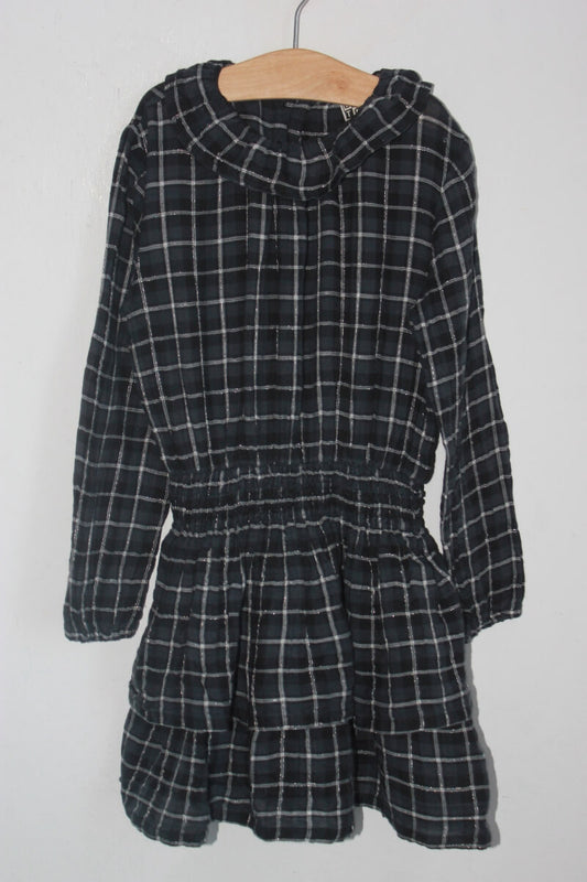 tweedehands zwart met grijze geruite jurk met lange mouwen in maat 116 van bonton