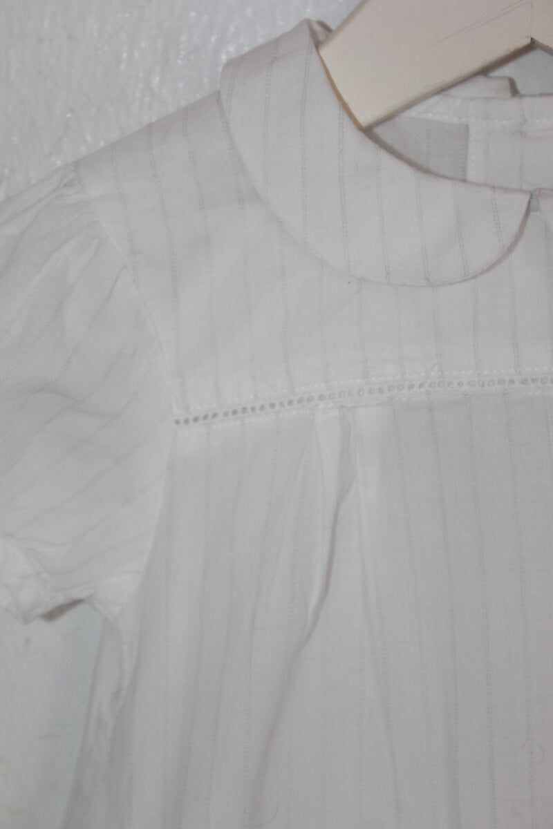 tweedehands katoenen witte blouse met korte mouwen in maat 74 voor een baby meisje van cyrillus