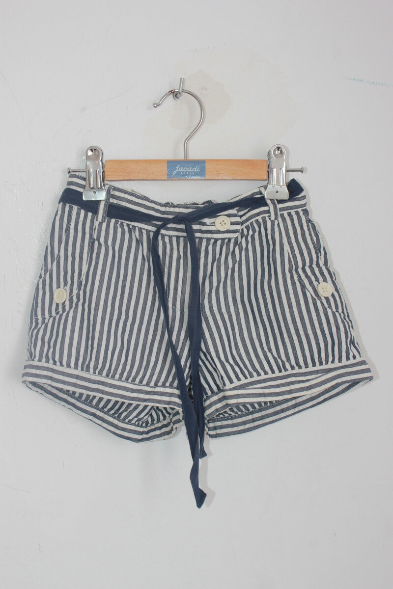 tweedehands katoenen donkerblauw met wit gestreepte zomerse korte broek  van bonpoint in maat 122-128 voor een meisje 