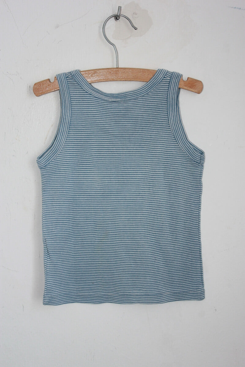 tweedehands katoenen blauw met wit gestreept mouwloos shirtje in maat 98-104 voor een jongen van petit bateau