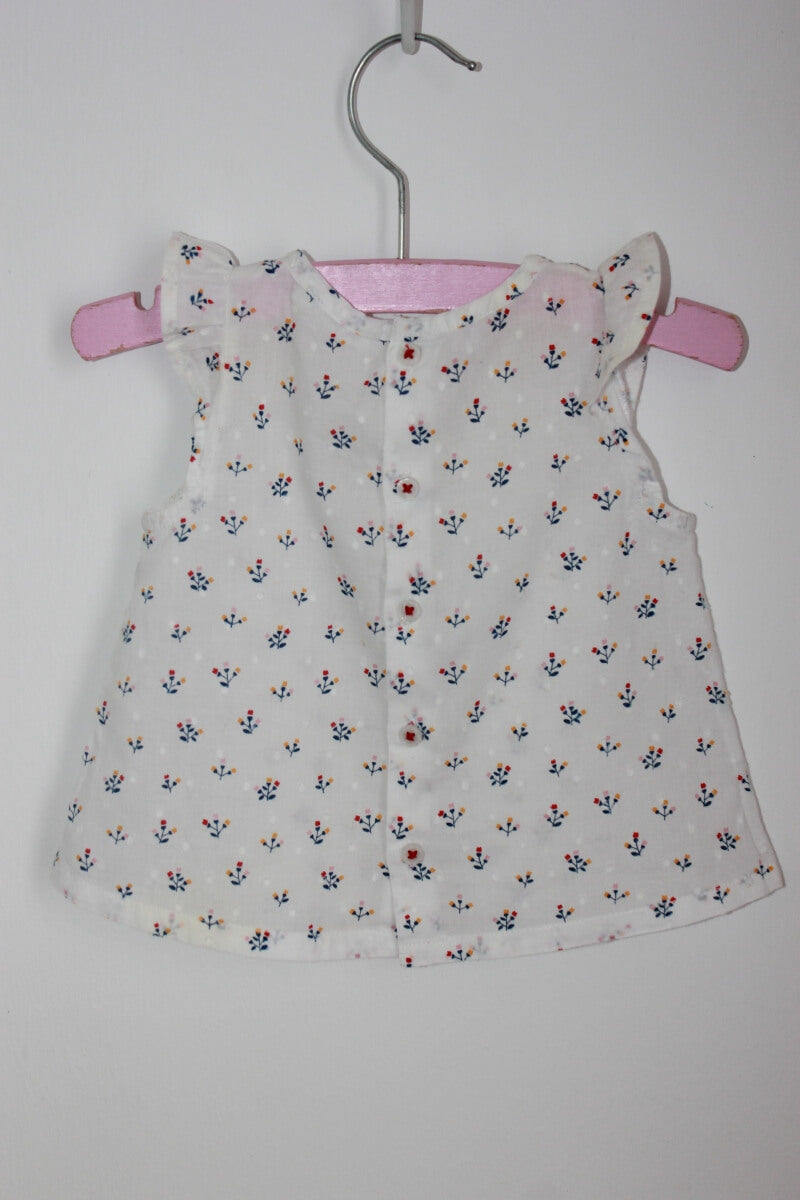 Tweedehands katoenen gebloemde blouse met korte volantmouwen in maat 62 van bout´chou