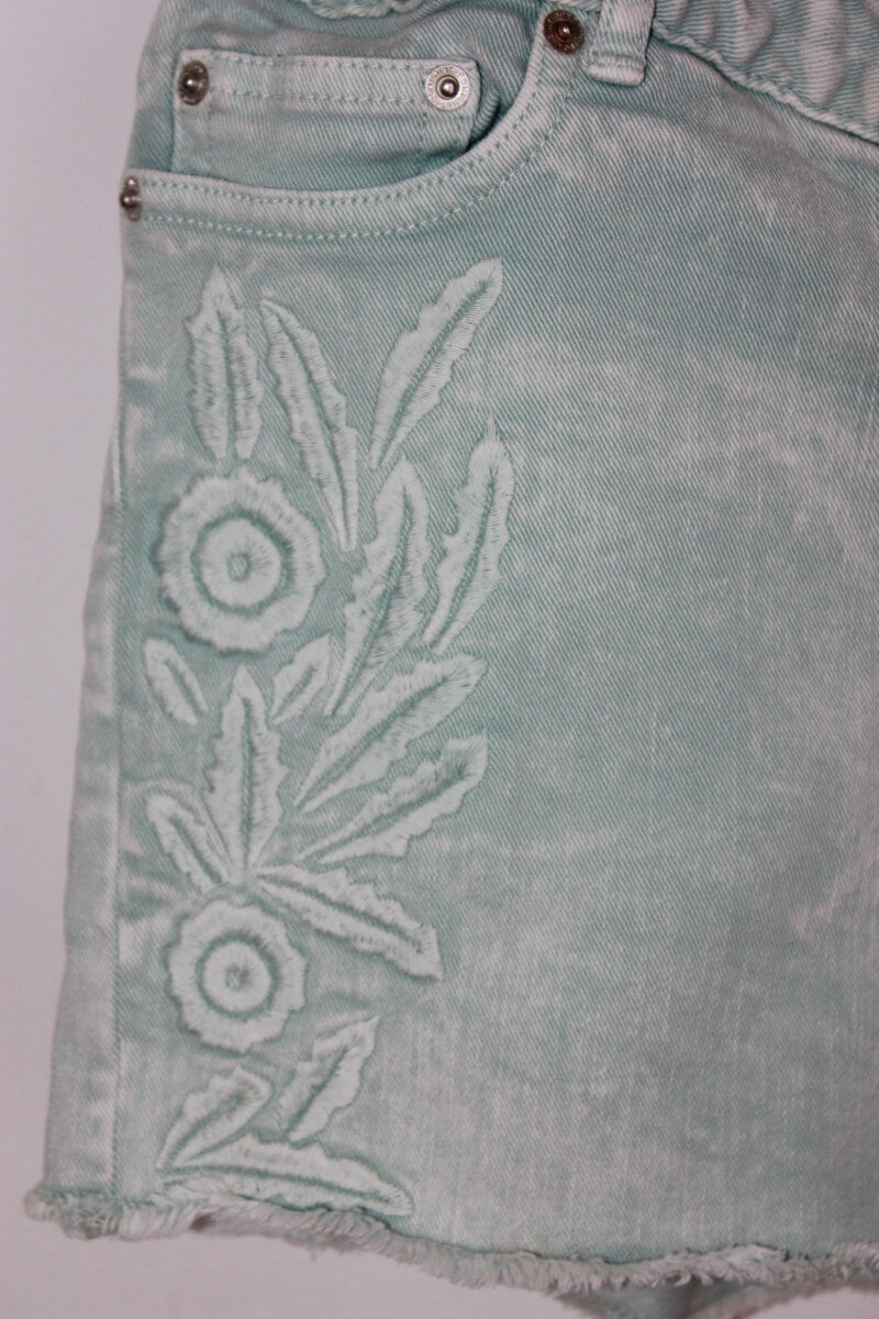 tweedehands lichtgroene korte broek van bonpoint in maat 152 voor een meisje