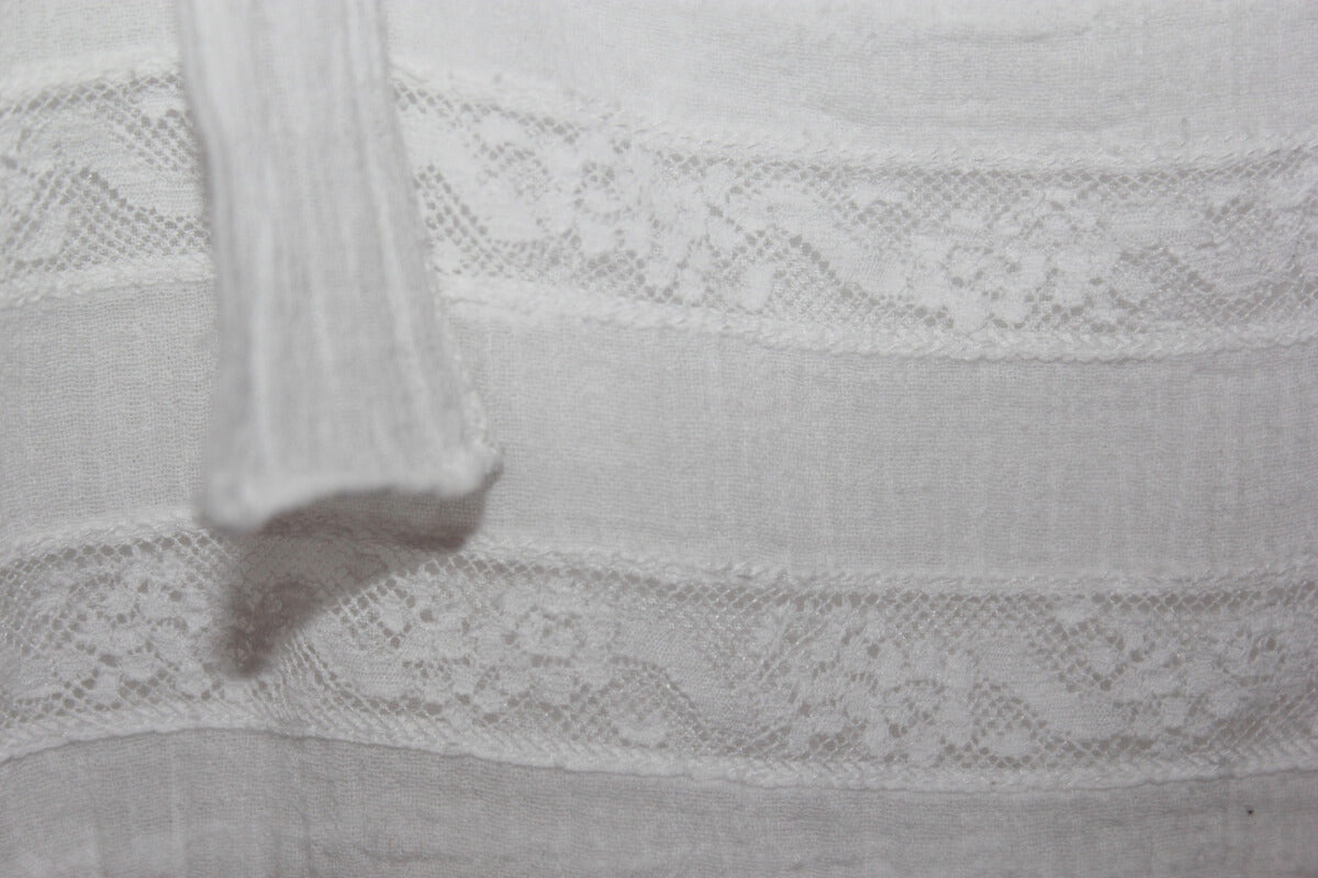 tweedehands katoenen witte zomerse jurk met kant en schouderbandjes van bonpoint in maat 104