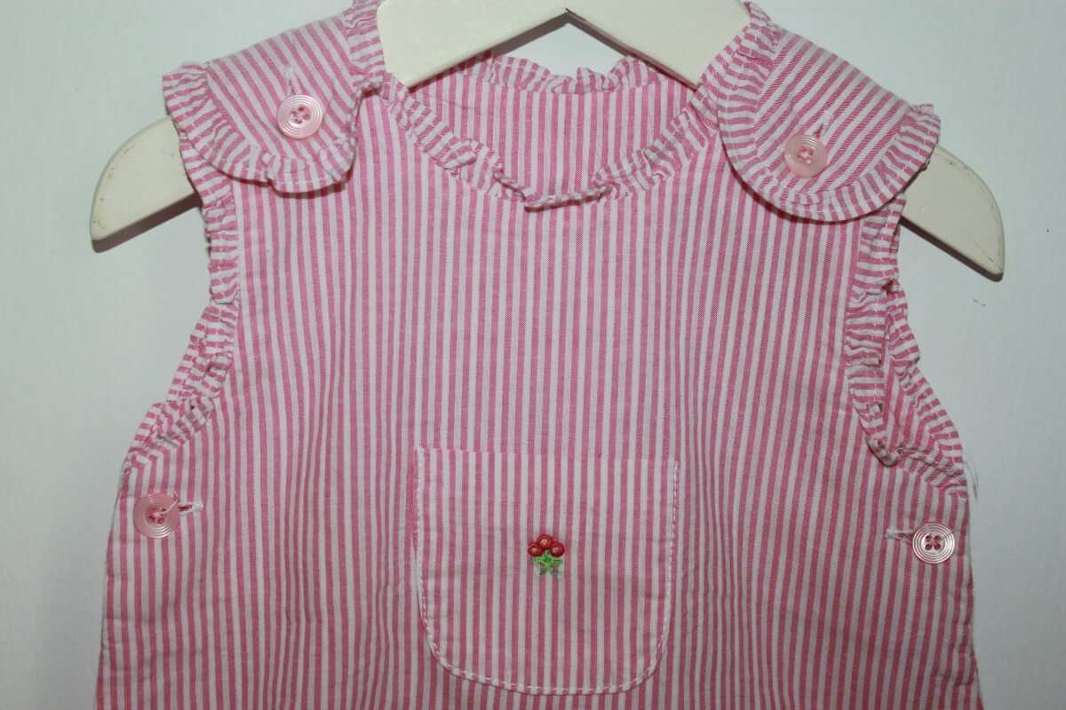 tweedehands katoenen mouwloze roze wit gestreepte zomerse playsuit in maat 62 van jacadi