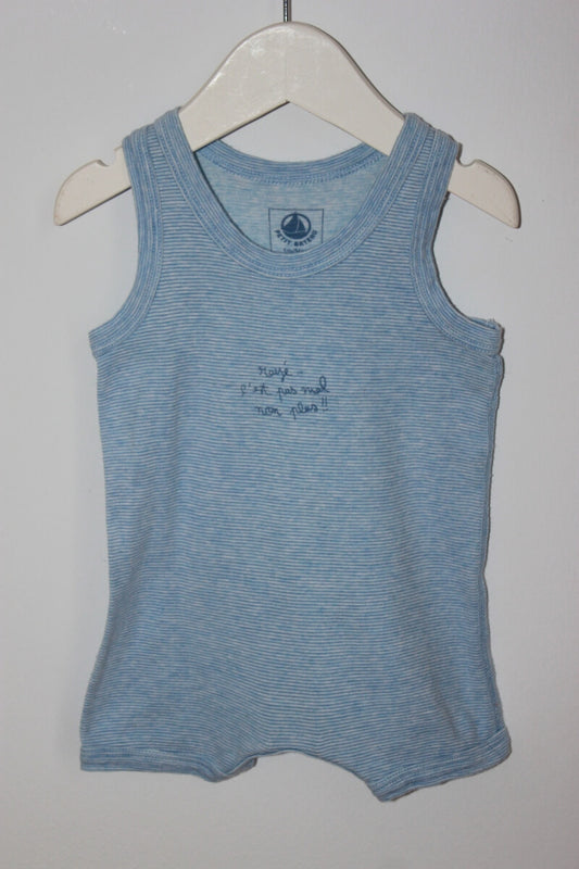 tweedehands mouwloze katoenen blauw gestreepte playsuit in maat 56 van petit bateau voor een baby jongen 