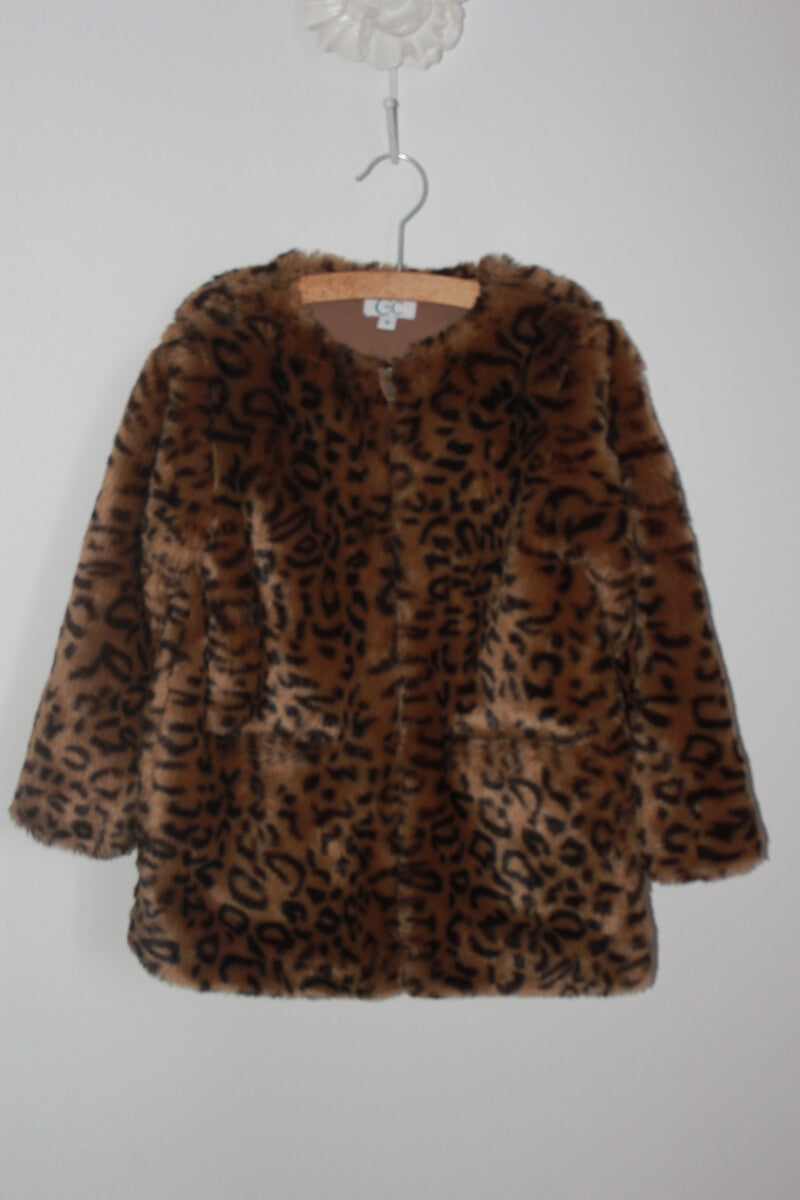 pre-owned warme fake fur jas met luipaardprint van CdeC in maat 104