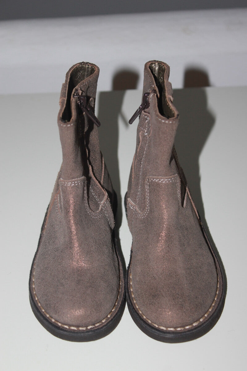 preloved leren korte laarzen van bonpoint in maat 22 voor een meisje. Beige met een roze gloed en hele subtiele glitter