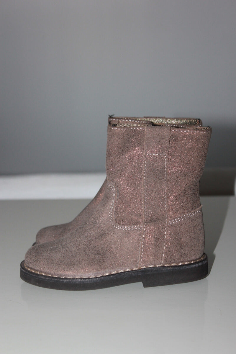 preloved leren korte laarzen van bonpoint in maat 22 voor een meisje. Beige met een roze gloed en hele subtiele glitter