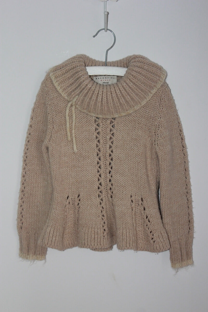 preloved beige winterse trui, met grote kraag, van essentiel antwerp in maat 116 voor een meisje