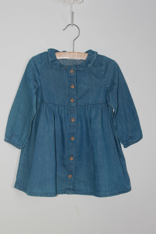 preloved katoenen blauwe jurk met lange mouwen van soepele denim in maat 80 voor een baby meisje van bout´chou