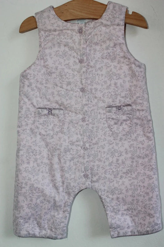 tweedehands mouwloos katoenen roze gebloemde jumpsuit in maat 74 voor een baby meisje van jacadi