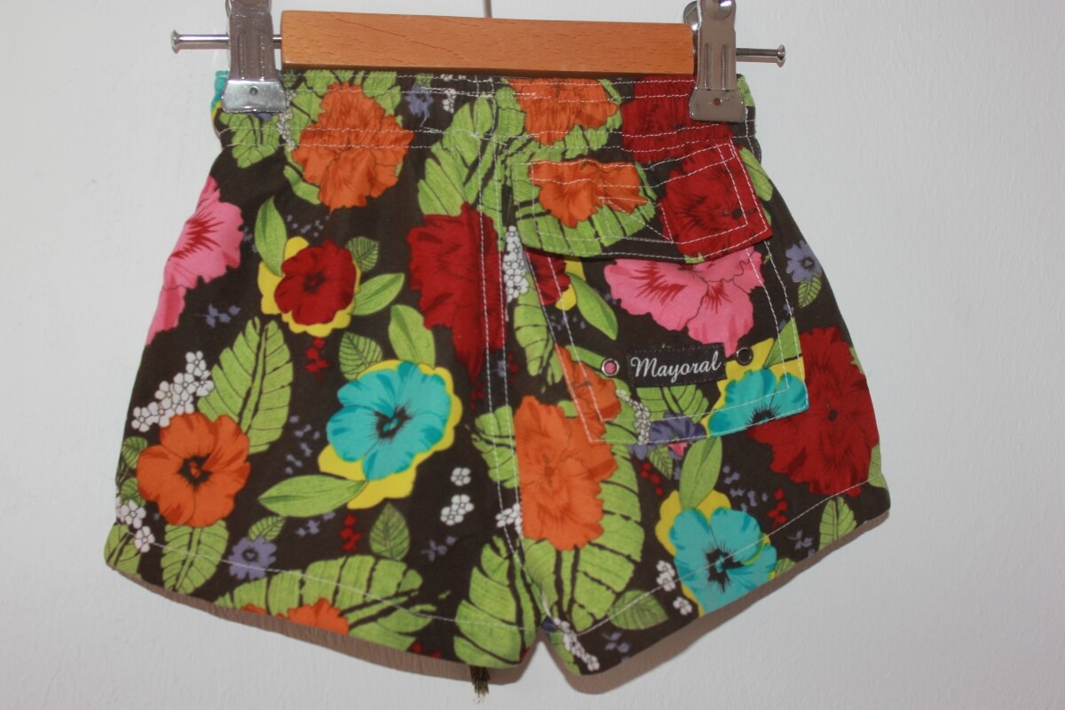 tweedehands-gebloemde-zwemshort-maat-86-baby-jongen-mayoral