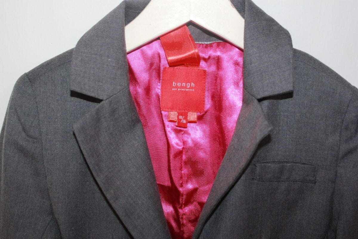 tweedehands grijze blazer voor een meisje in maat 110 van bengh