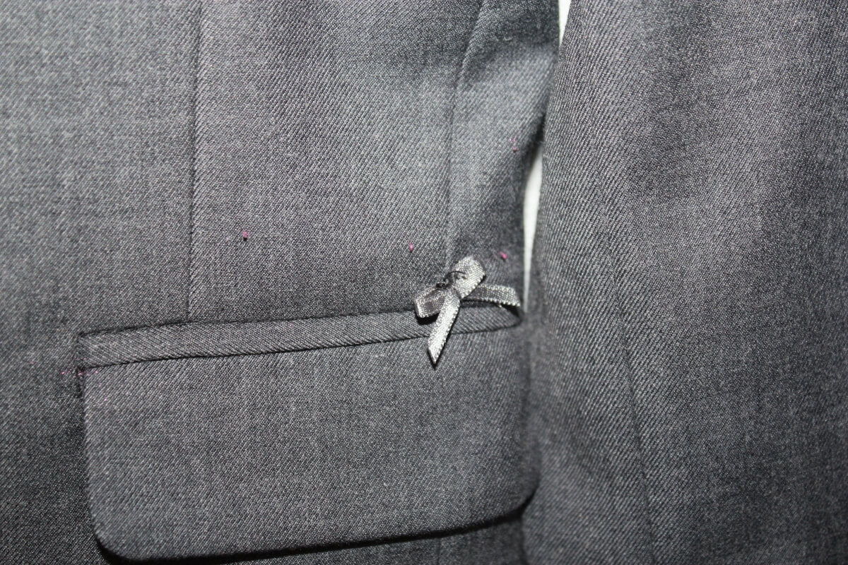 tweedehands grijze blazer voor een meisje in maat 110 van bengh