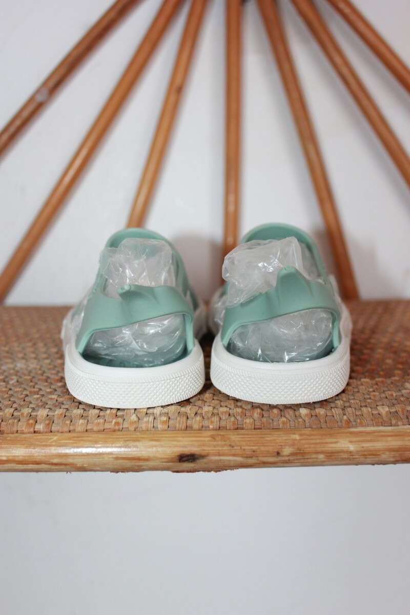 tweedehands unisex groene watersandalen in maat 20-21 van boatilus