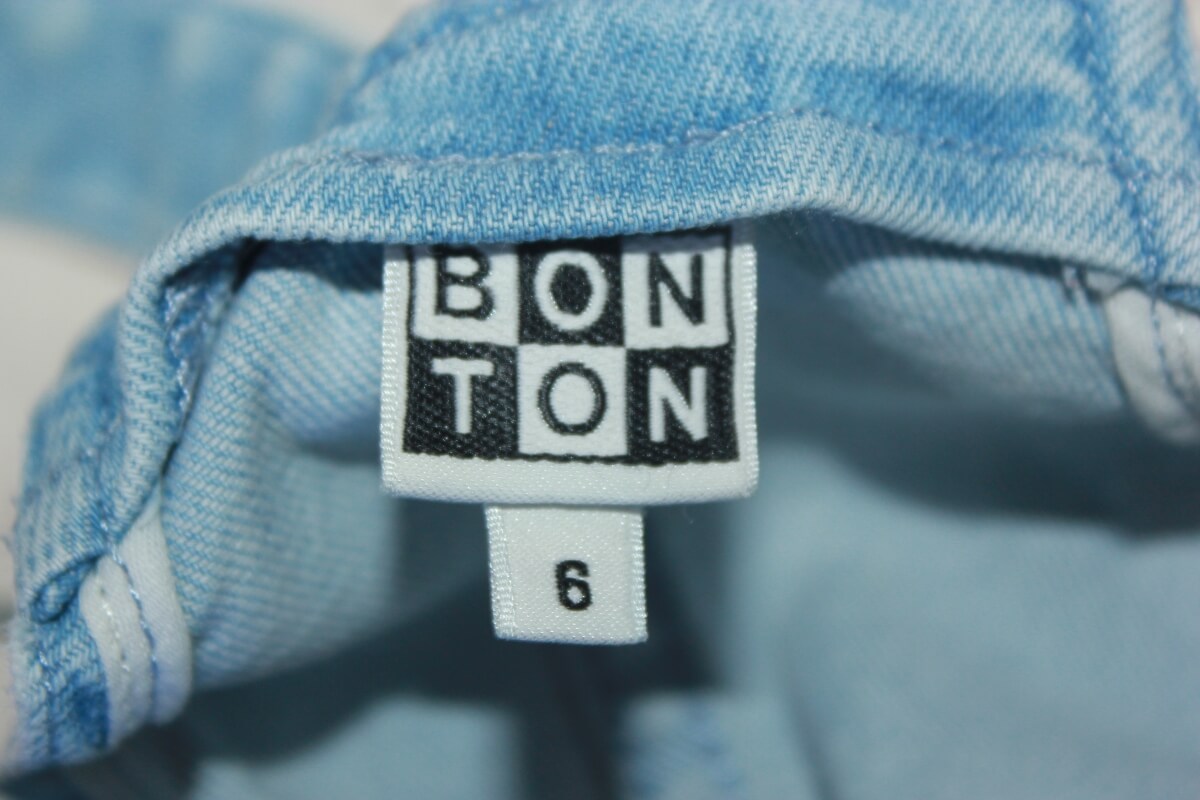 tweedehands denim salopette of tuinbroek in maat 110 voor een meisje van bonton