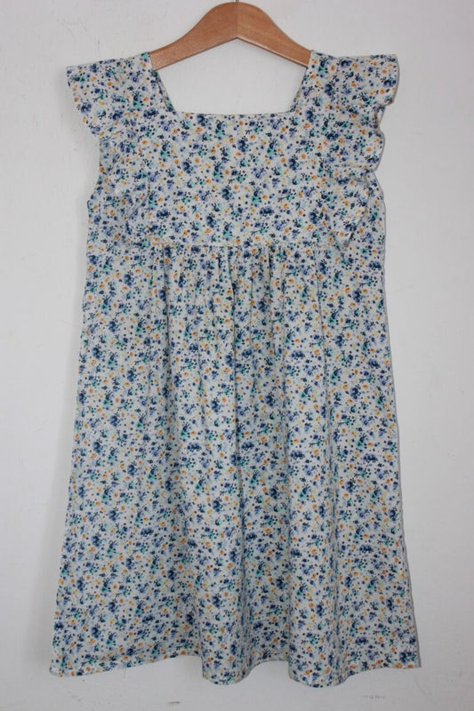 tweedehands katoenen zomerse gebloemde jurk in multicolour met korte volantmouwen in maat 128 van boulevard girl