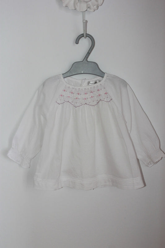 tweedehands katoenen wit en roze gesmockte blouse met lange mouwen in maat 74 van bout´chou