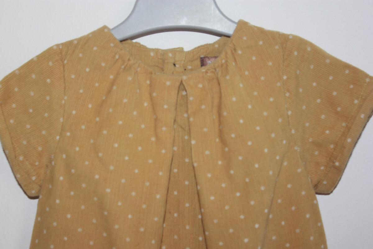 preloved katoenen ribfluwelen mosterdgele jurk met witte stipjes en korte mouwen in maat 68 van Bout'chou