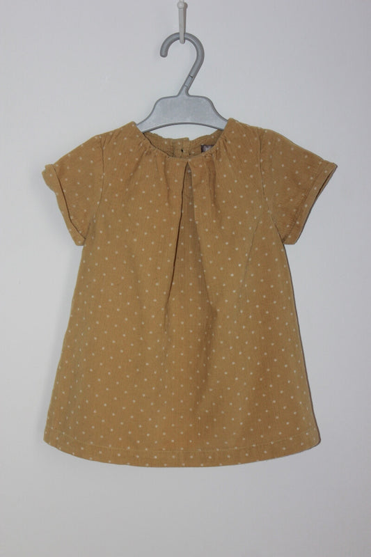 preloved katoenen ribfluwelen mosterdgele jurk met witte stipjes en korte mouwen in maat 68 van Bout'chou