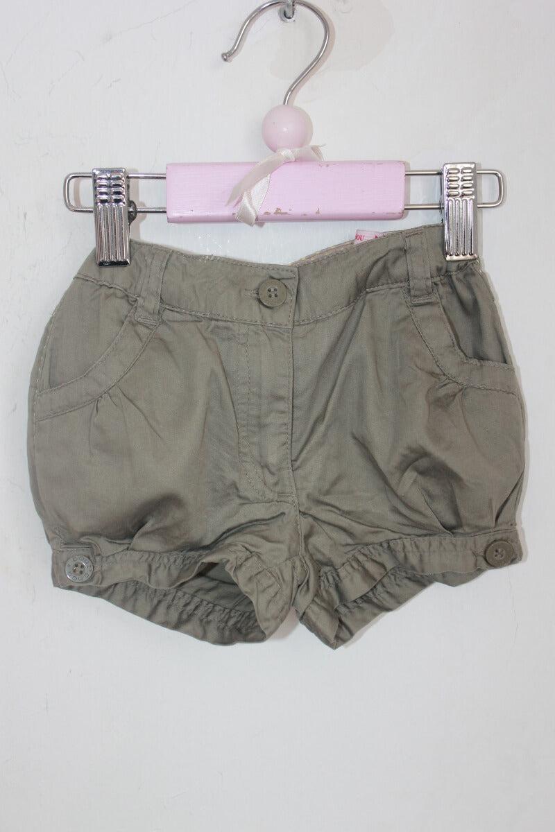 tweedehands olijfgroene korte broek baby meisje maat 74 boutchou