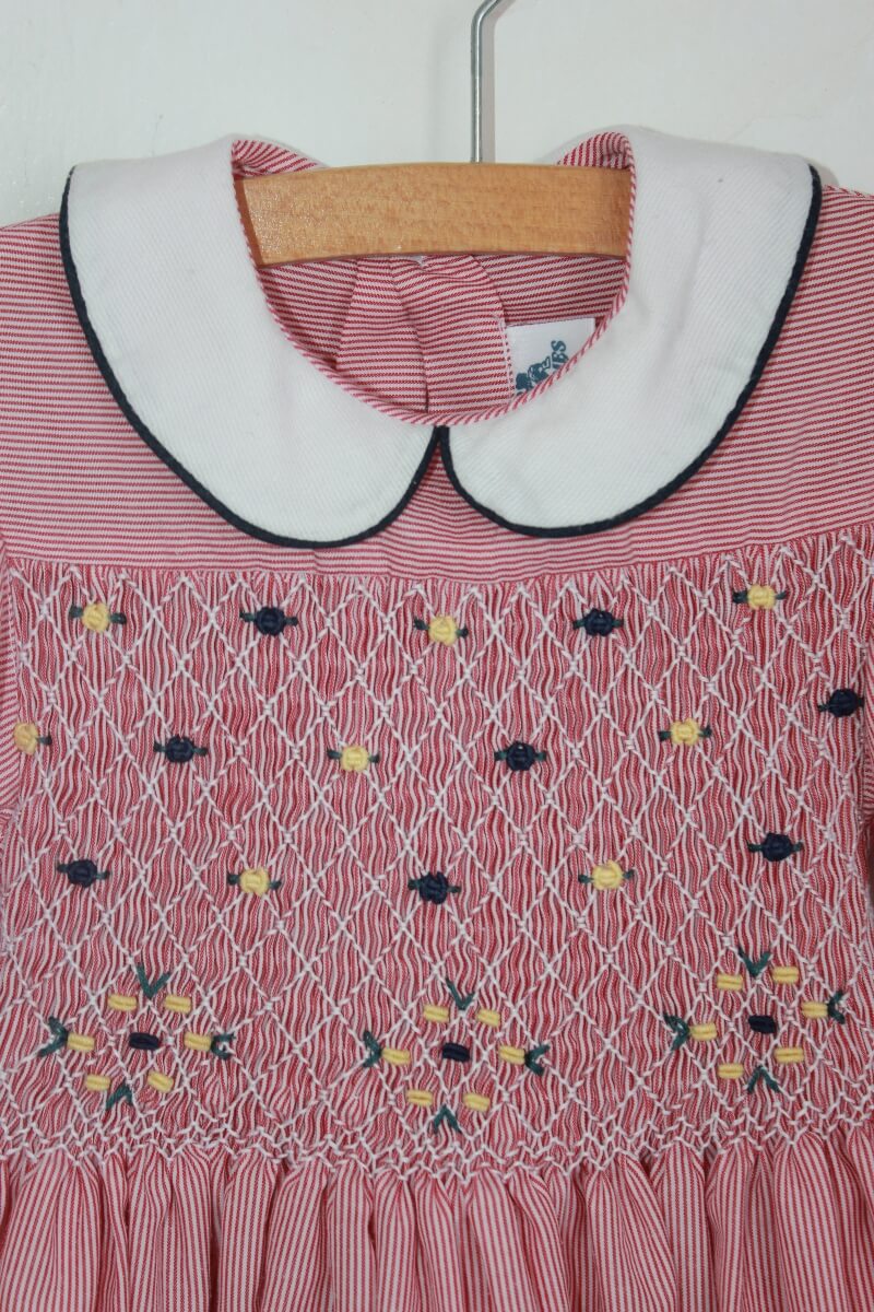 tweedehands gesmockte rood witte zomerse jurk met korte mouwen in maat 92 van cabrioles