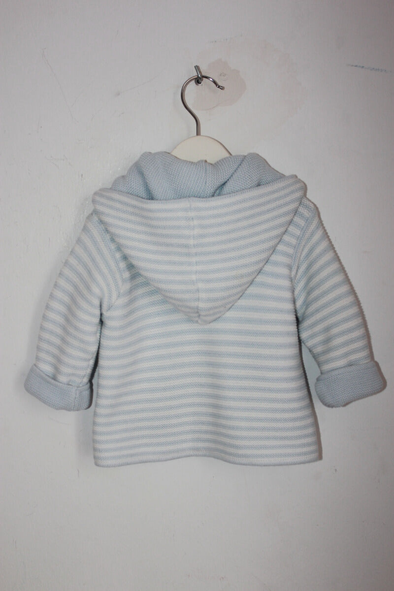 tweedehands unisex lichtblauw en wit gestreepte gebreide jas met capuchon in maat 68 van cyrillus
